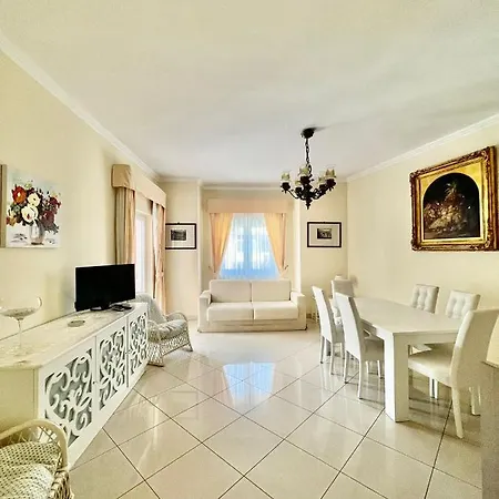 Apartment Short-lets D33, Part Of The House Is Available For Short-term In Center Sorrento