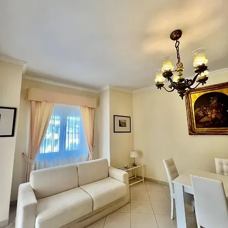Apartment Short-lets D33, Part Of The House Is Available For Short-term In Center