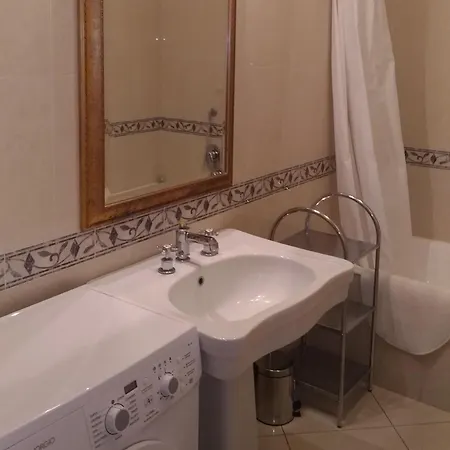 Apartment Short-lets D33, Part Of The House Is Available For Short-term In Center