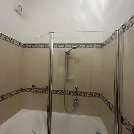 Appartamento Short-lets D33, Part Of The House Is Available For Short-term In Center
