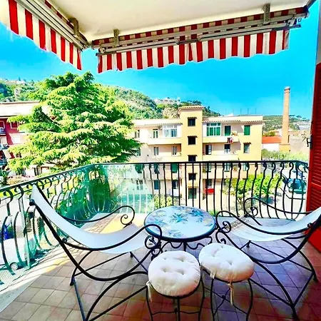 Short-lets D33, Part Of The House Is Available For Short-term In Center Apartment