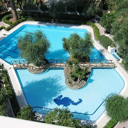 Short-lets D33, Part Of The House Is Available For Short-term In Center Sorrento